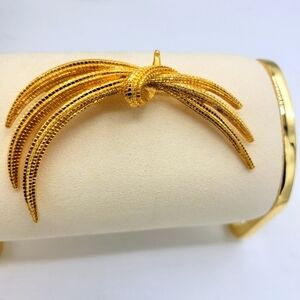 Vintage Monet Goldtone Brooch / 60s / Decorative Pin
